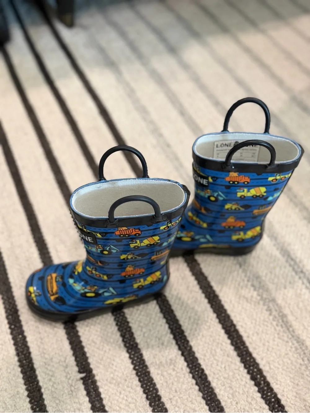 Kids Rain Boots - Lone Cone Size 8